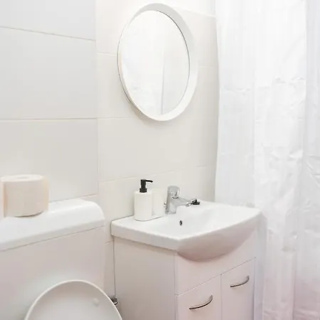 Spacious 2br Dristor Apartment
